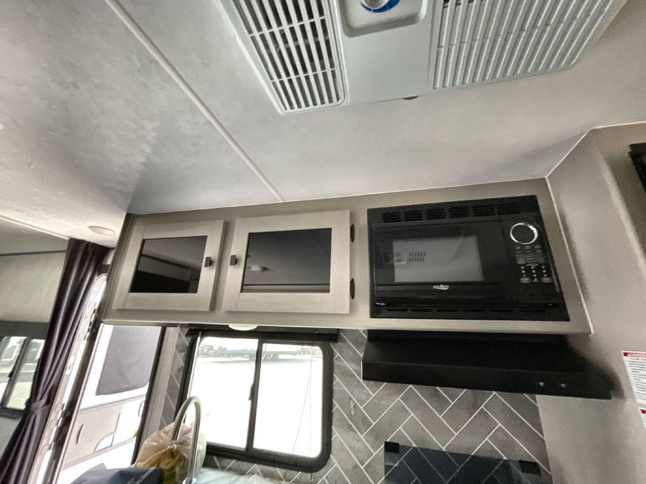 A photo of this 2024 Coachmen APEX ULTRA-LITE 215RBK