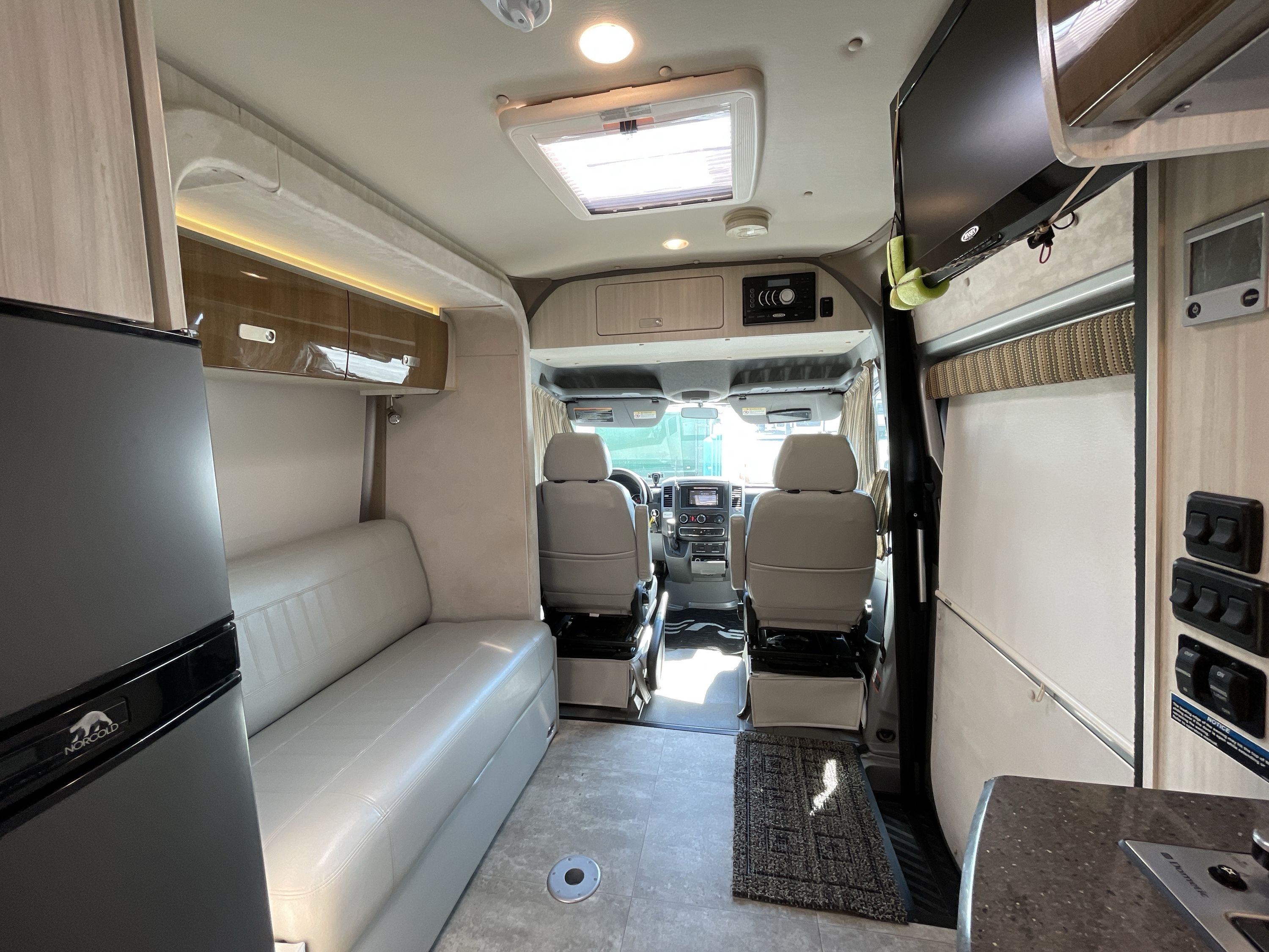 2015 Winnebago ERA 170C-MERCEDES in breaux bridge LA