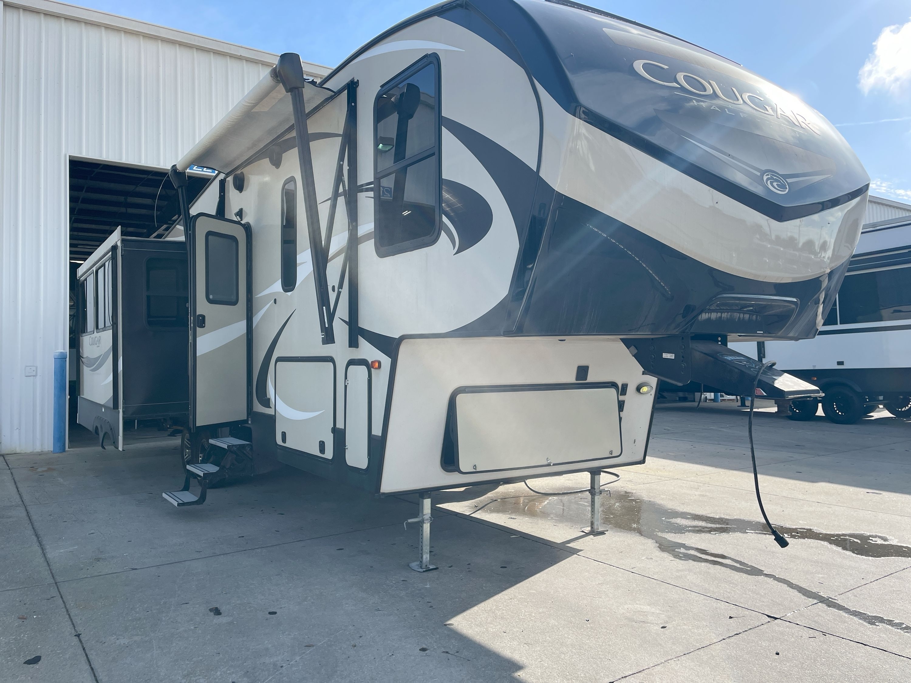 2019 Keystone COUGAR 30RLS in dover FL
