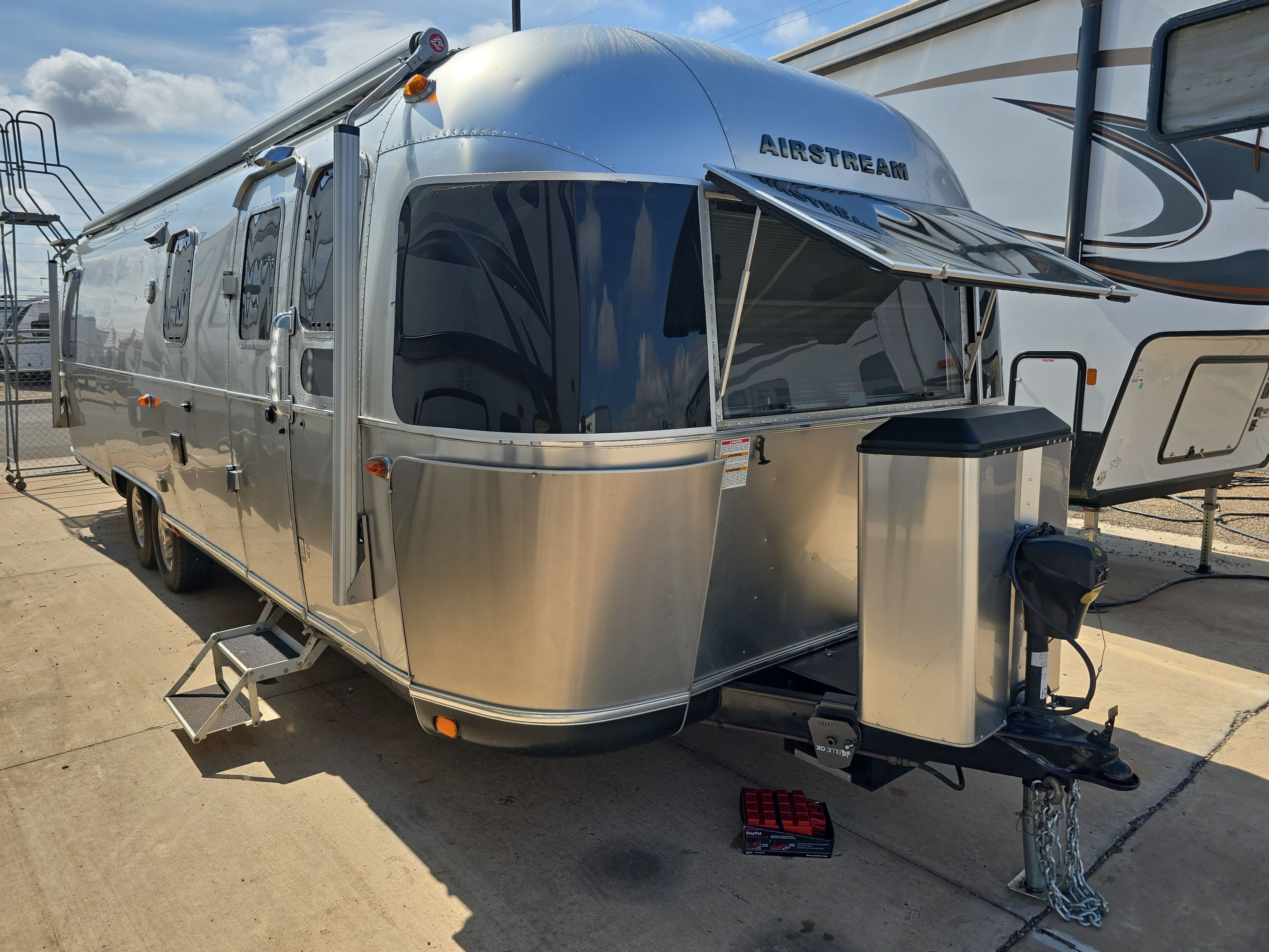 2018 Airstream CLASSIC 30RB QUEEN in lubbock TX