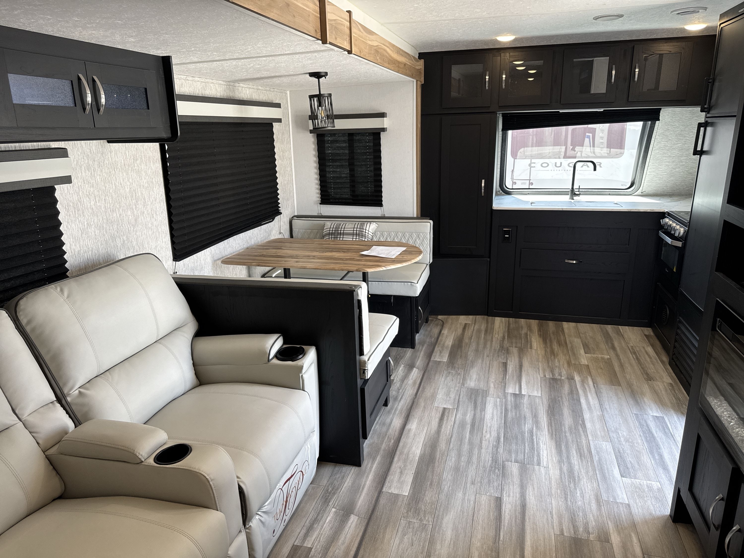 2023 Coachmen FREEDOM EXPRESS ULTRA LITE 259FKDS in newhall CA