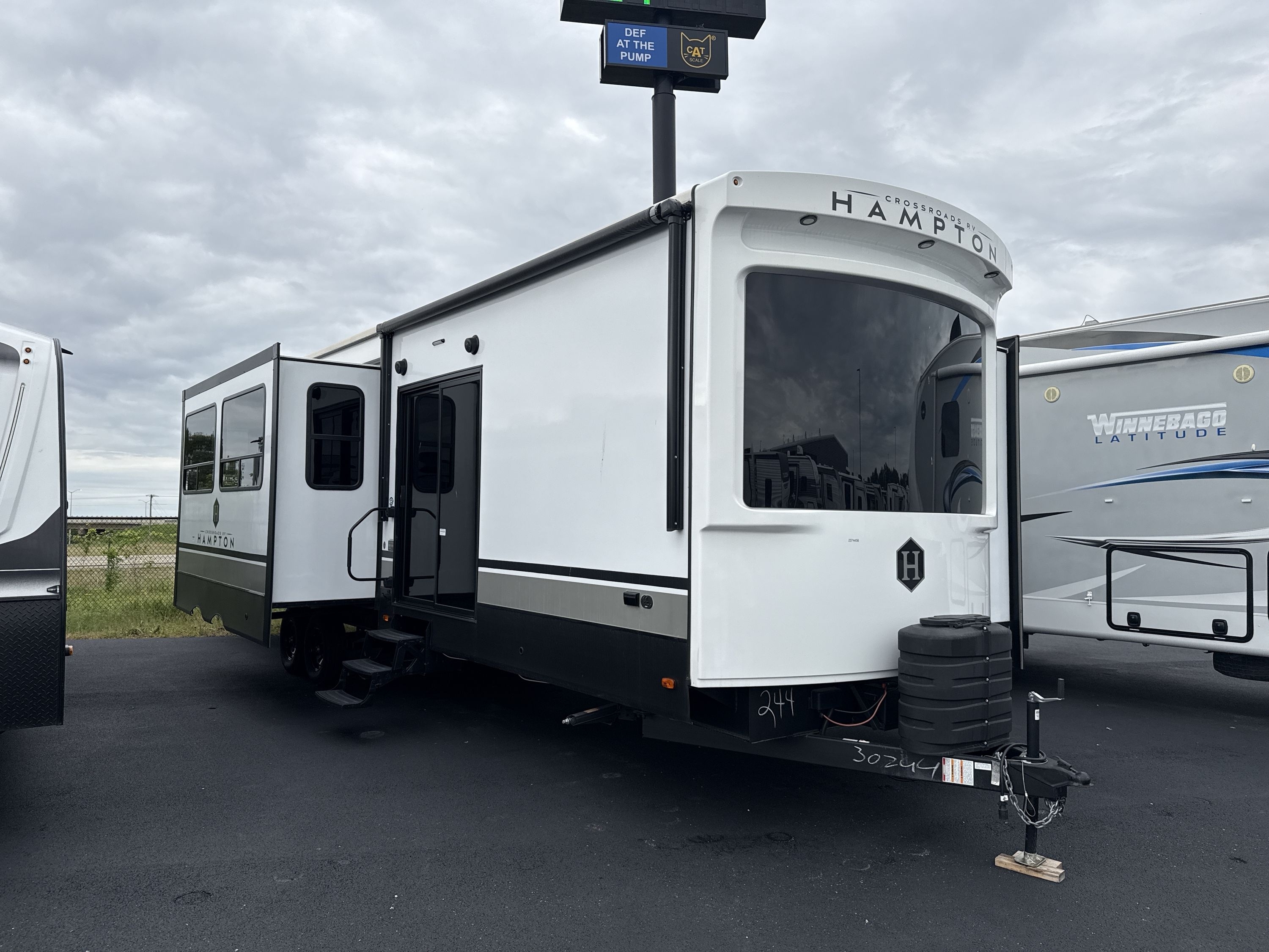 2024 Crossroads HAMPTON 378DBB RV