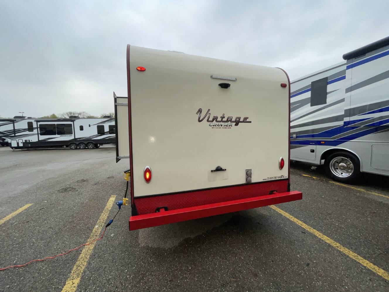 A photo of this 2024 Gulf Stream VINTAGE CRUISER 19CSK