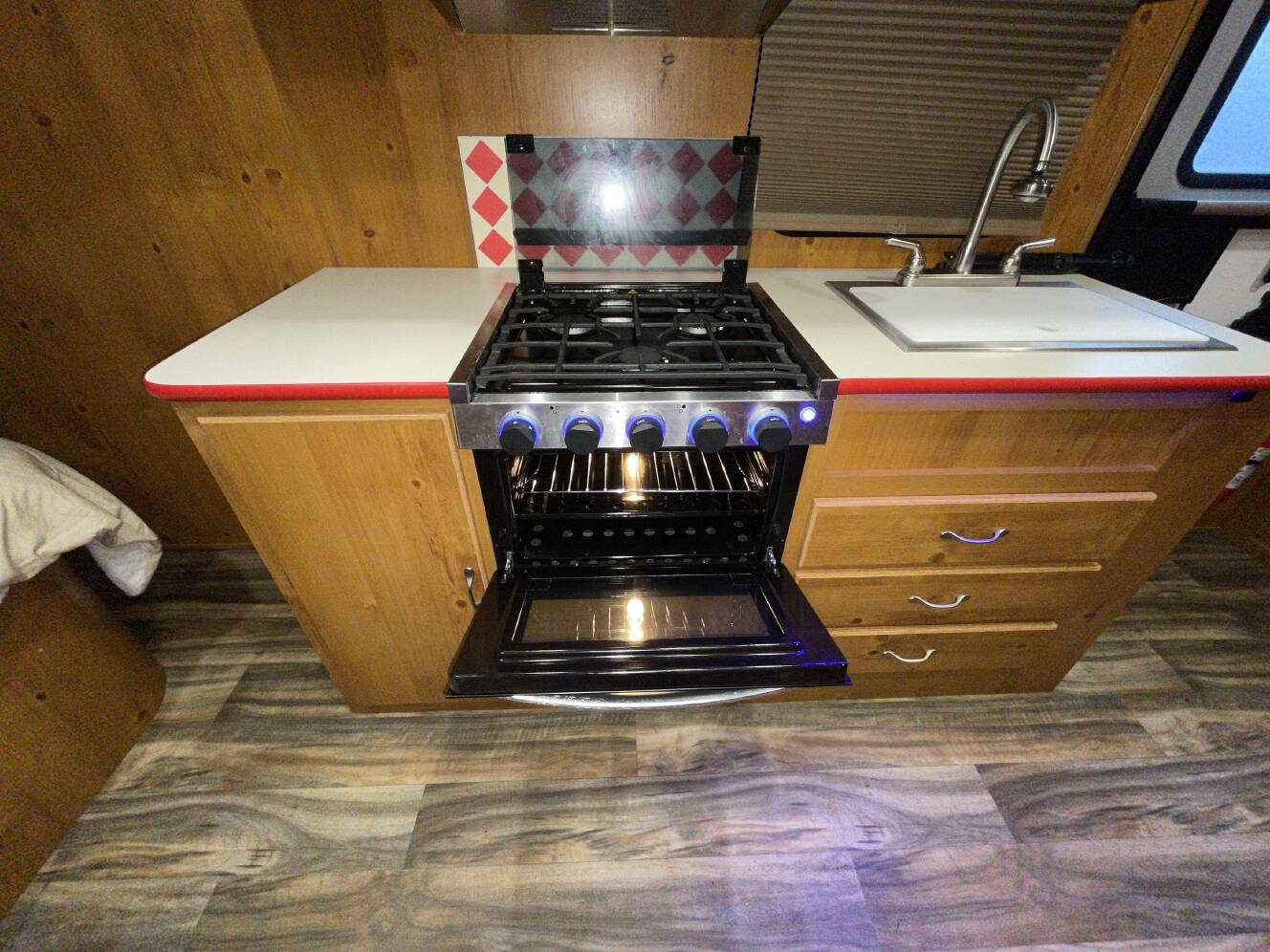 A photo of this 2024 Gulf Stream VINTAGE CRUISER 19CSK