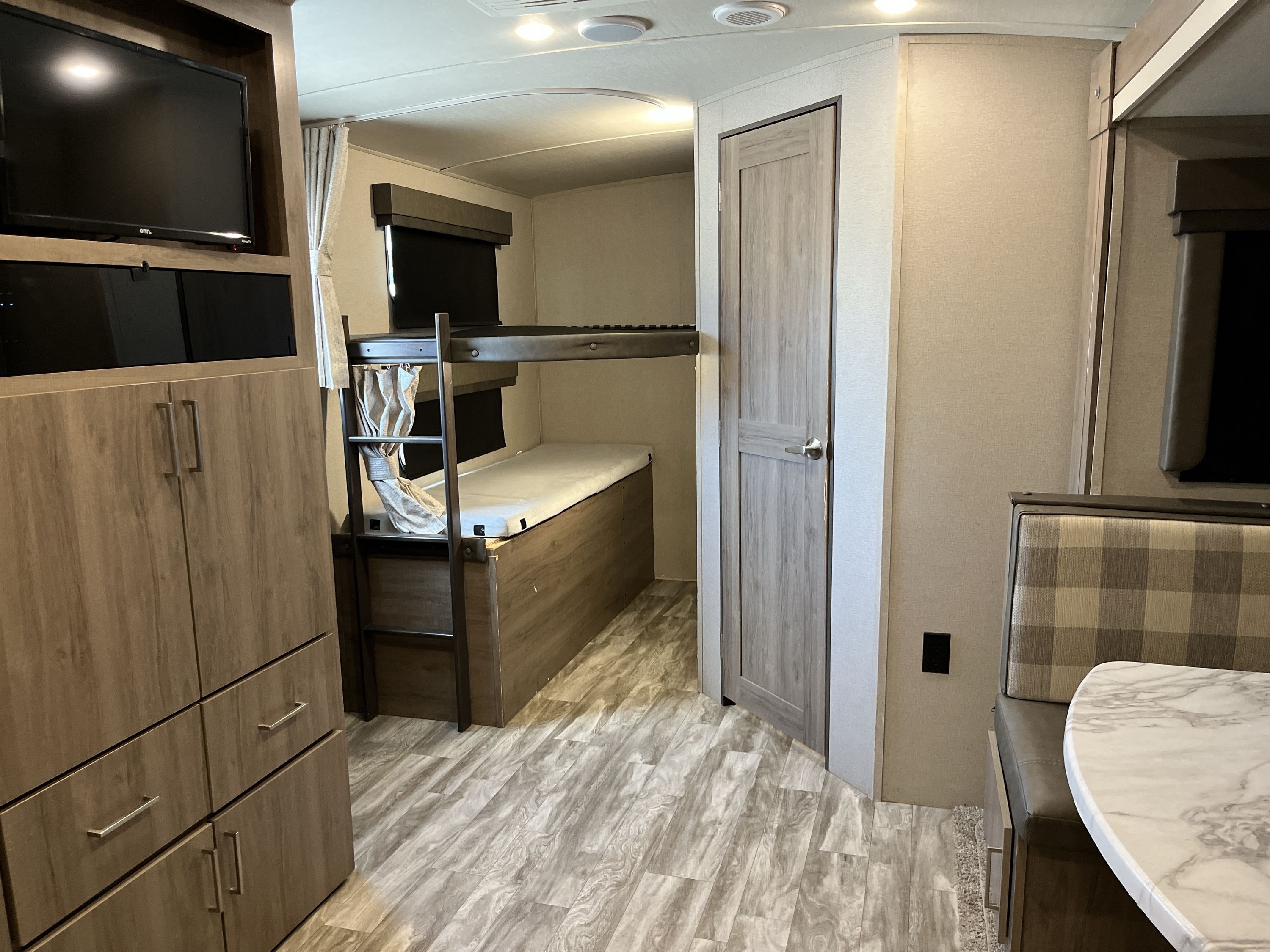 2022 Grand Design IMAGINE 2400BH in branson MO