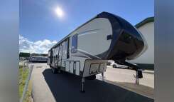 2017 Forest River SANDPIPER 389RD RV