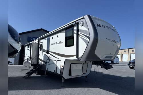 2018 Keystone MONTANA 3160RL in elkhart IN