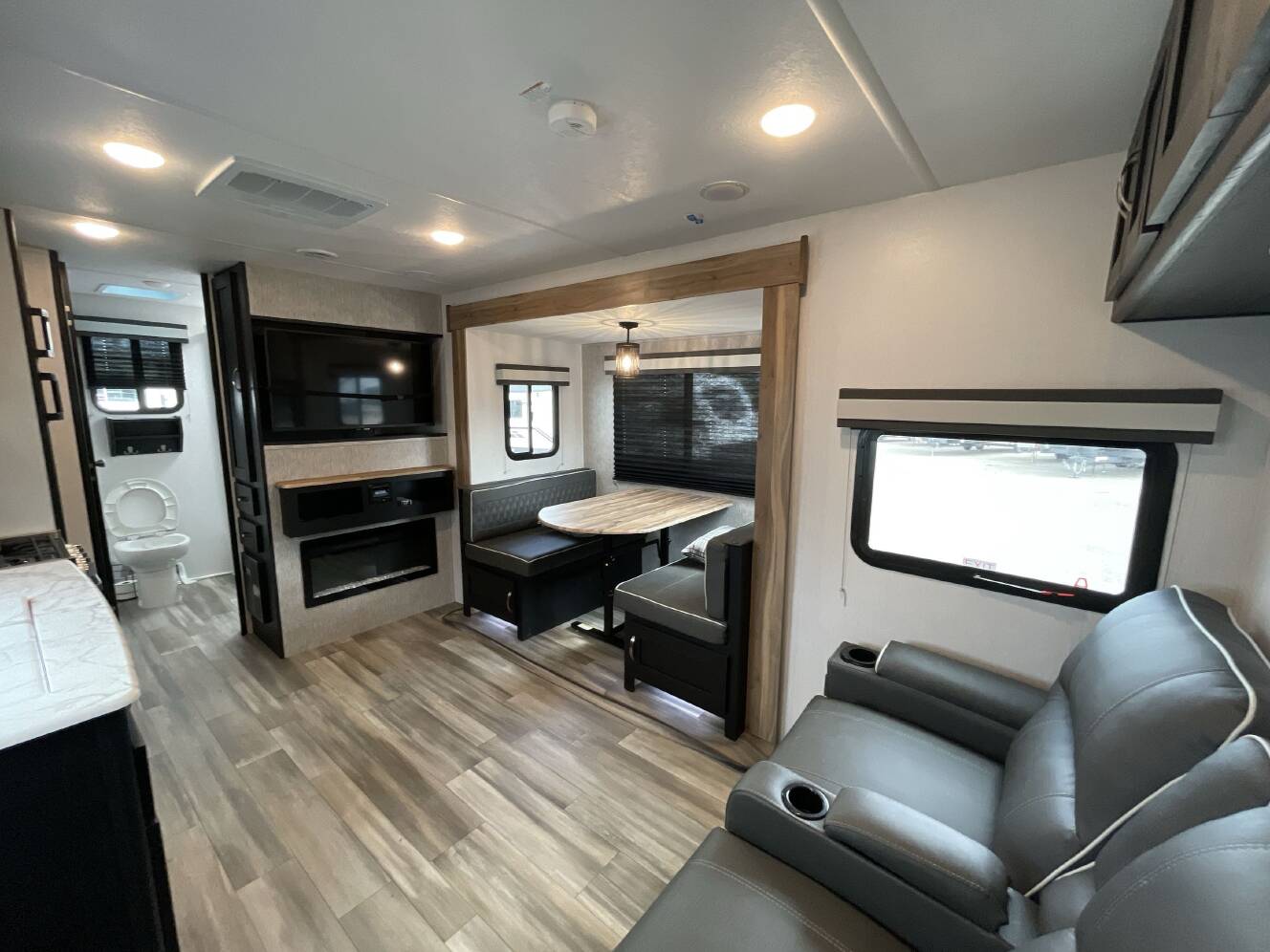 A photo of this 2023 Coachmen FREEDOM EXPRESS ULTRA LITE 252RBS