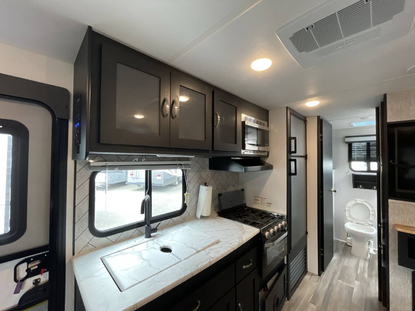A photo of this 2023 Coachmen FREEDOM EXPRESS ULTRA LITE 252RBS