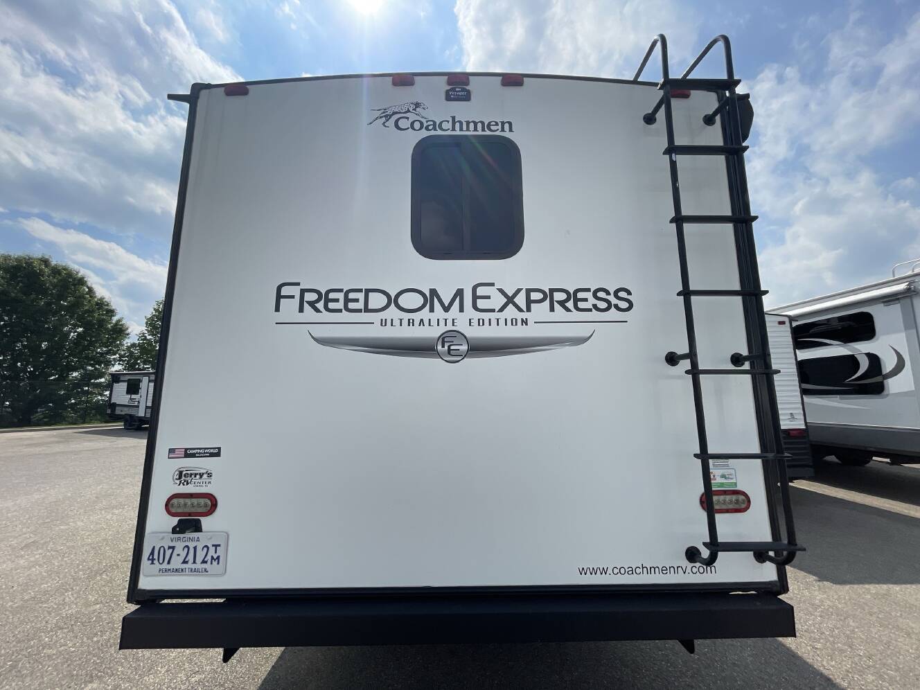 A photo of this 2023 Coachmen FREEDOM EXPRESS ULTRA LITE 252RBS