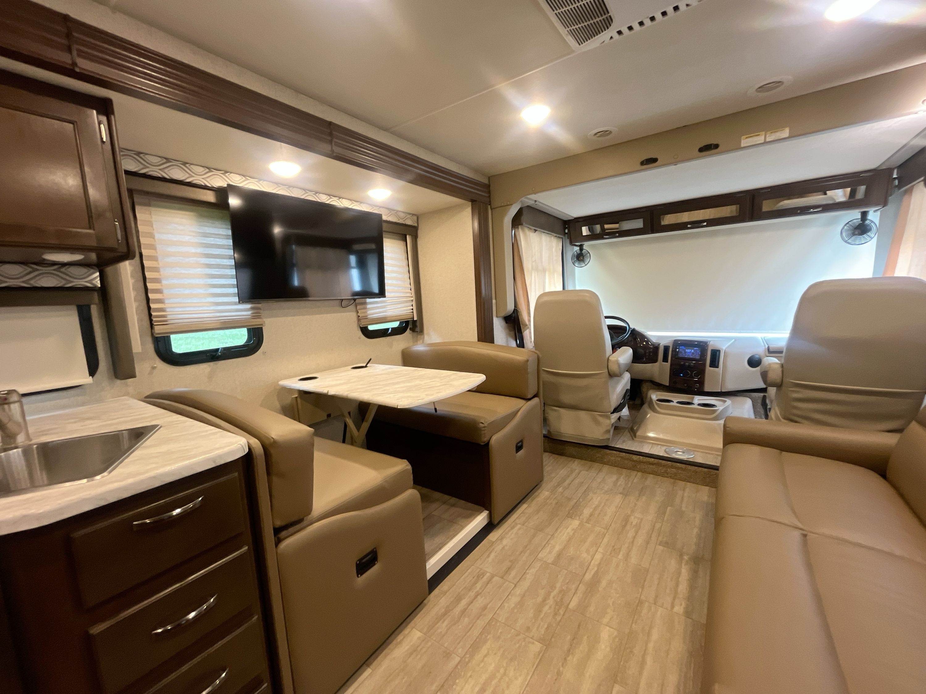 2020 Thor FREEDOM TRAVELER A32 in spring TX