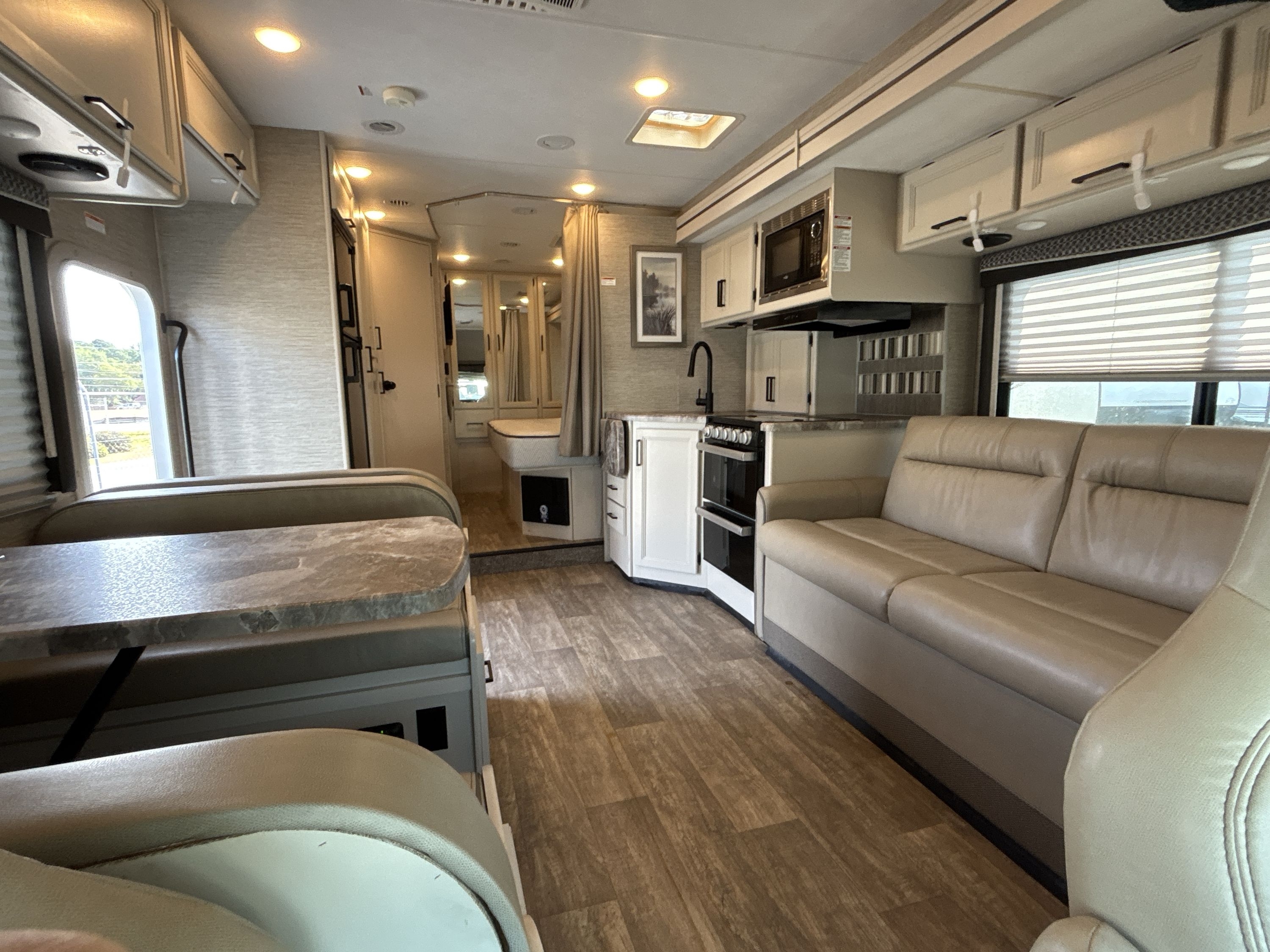 2023 Thor CHATEAU 27R in hope mills NC