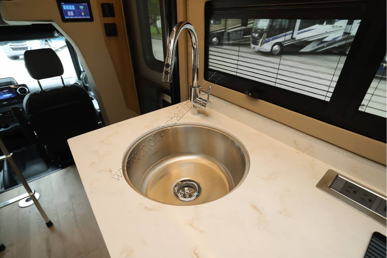 A photo of this 2027 Tiffin Motor Homes Wayfarer 25RW