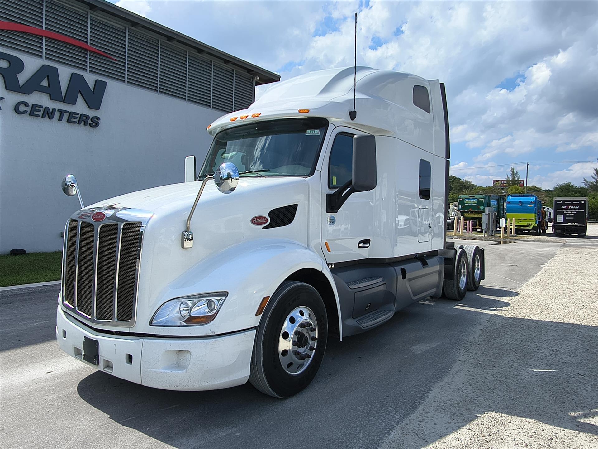2020 Peterbilt 579 in Fort Lauderdale, FL
