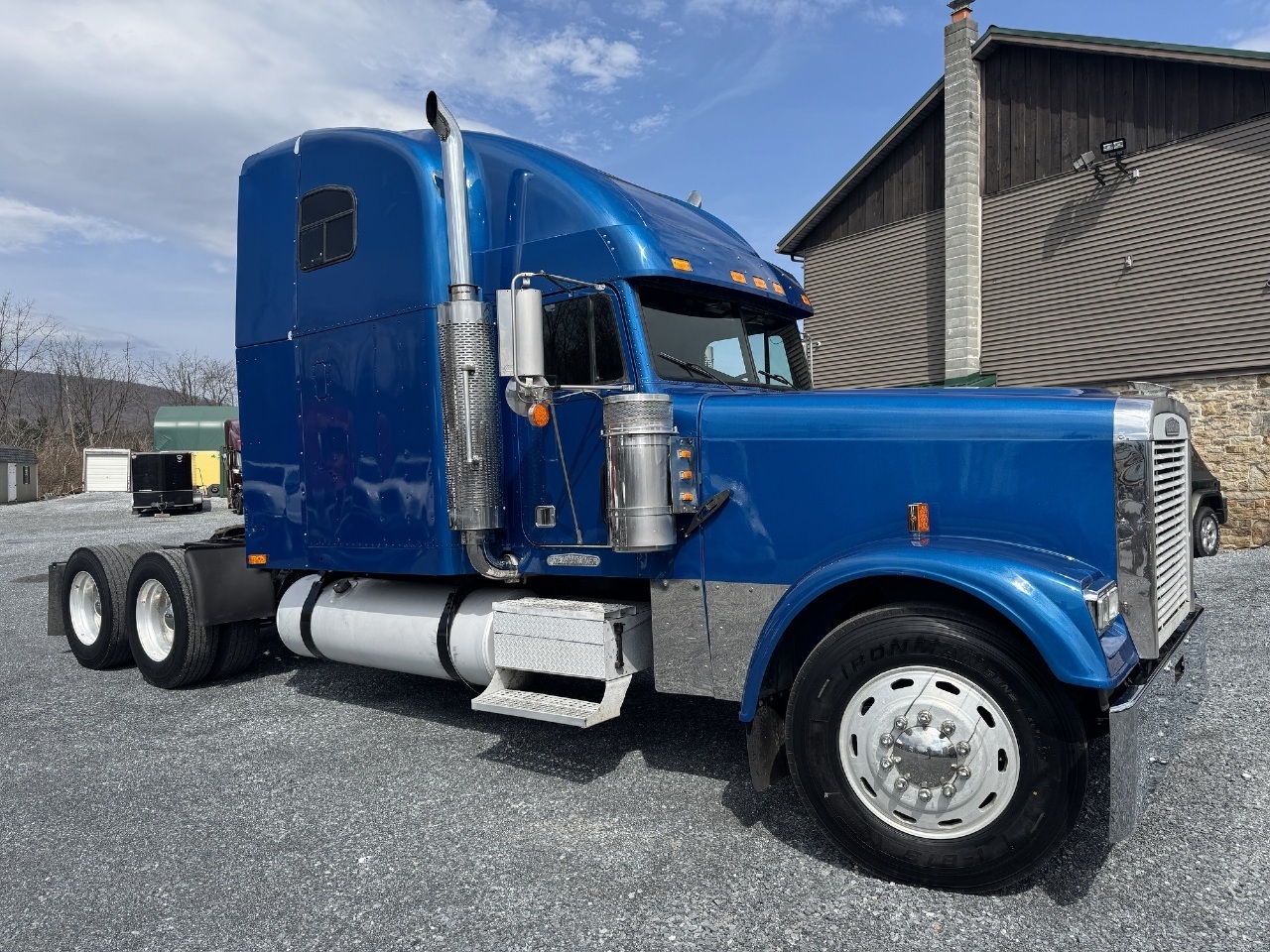 1996 FREIGHTLINER COLUMBIA in Bethel, PA