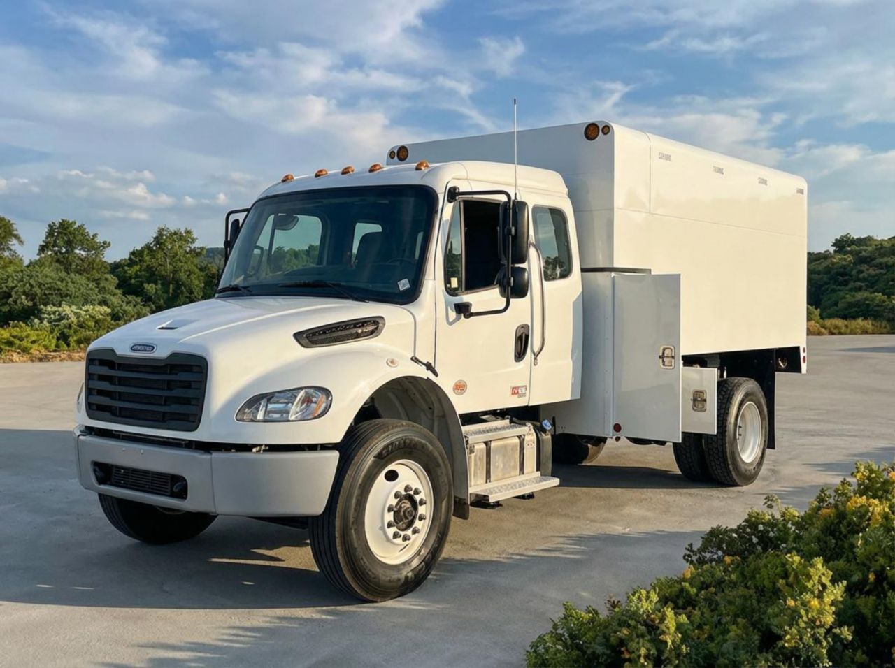 2027 FREIGHTLINER BUSINESS CLASS M2 106 in Commerce City, CO