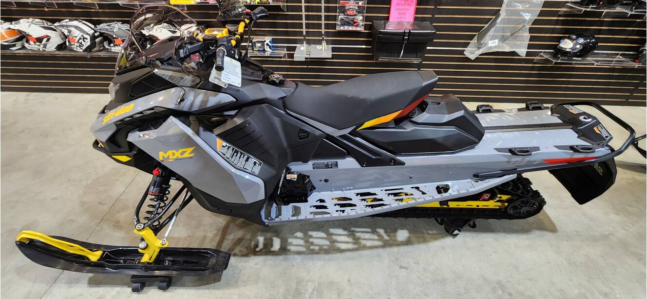 A photo of this 2026 Ski-Doo MXZ BLIZZARD 600R 137