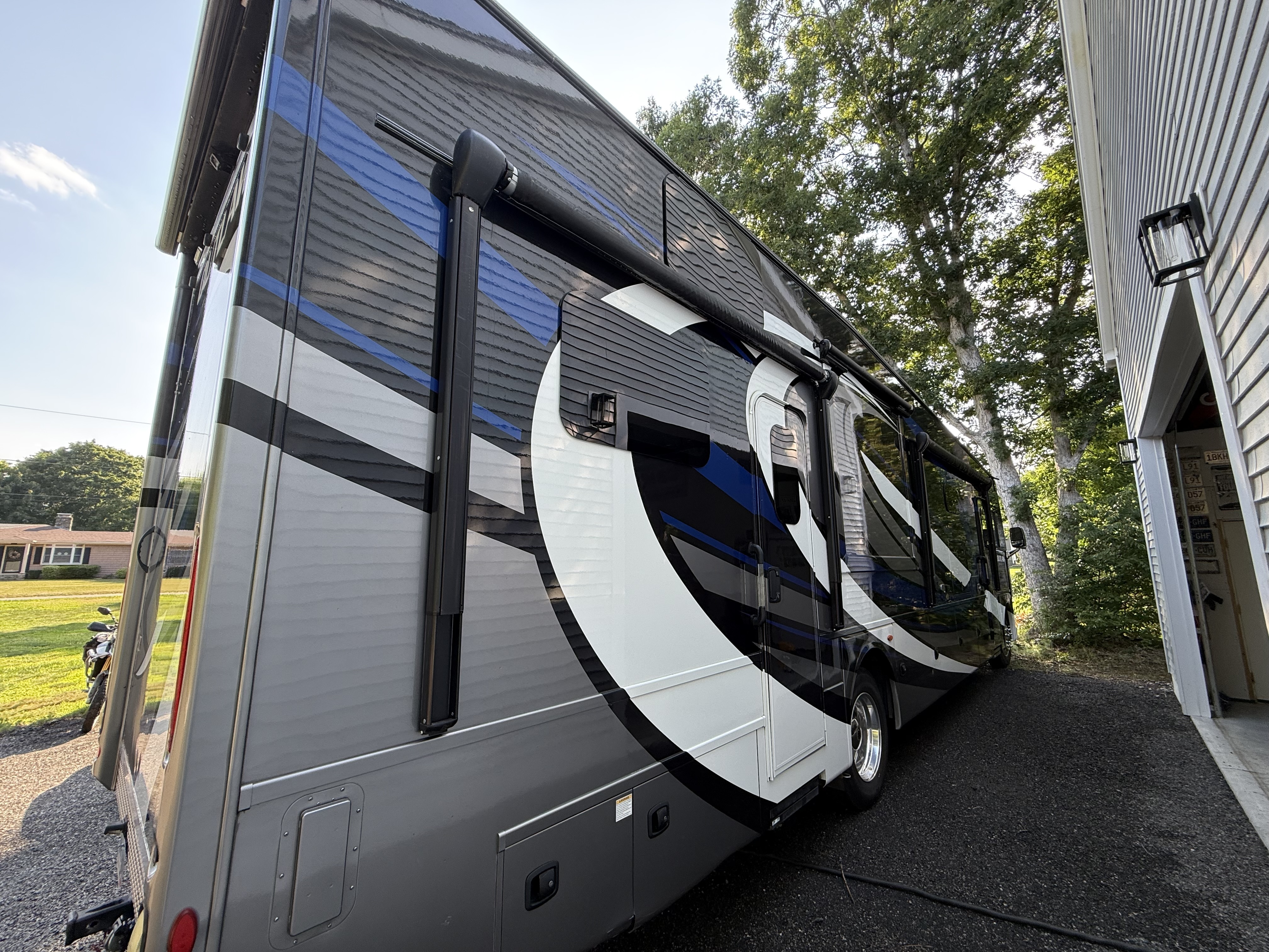2018 Thor Motor Coach OUTLAW 37RB in south boston MA