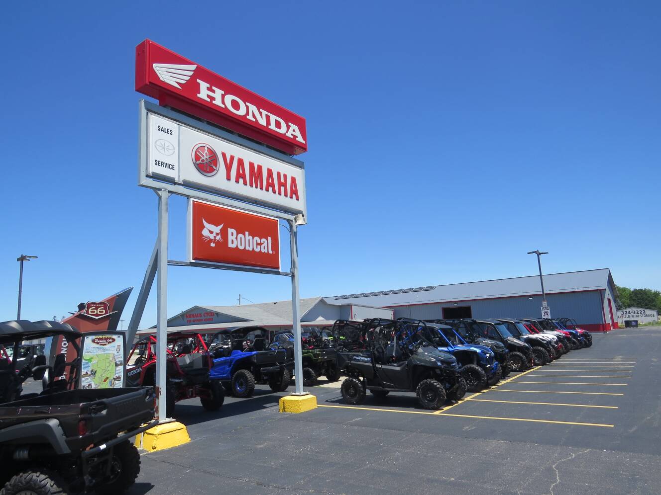 A photo of this 2025 Honda Pioneer 1000-6 Crew Deluxe