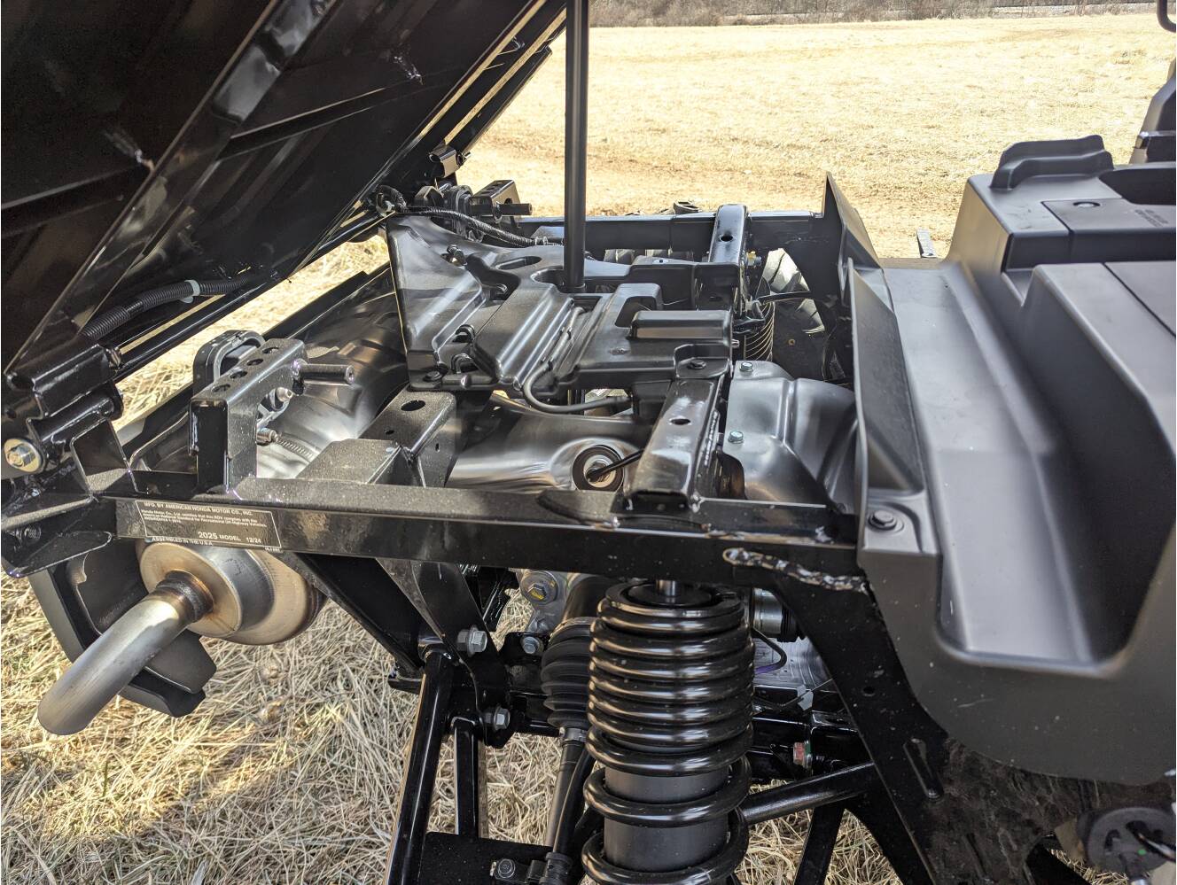 A photo of this 2025 Honda Pioneer 1000-6 Crew Deluxe
