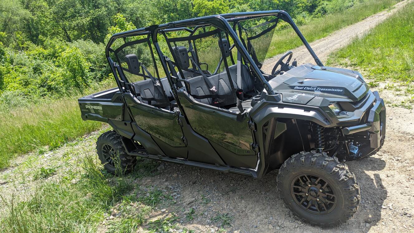 A photo of this 2025 Honda Pioneer 1000-6 Crew Deluxe