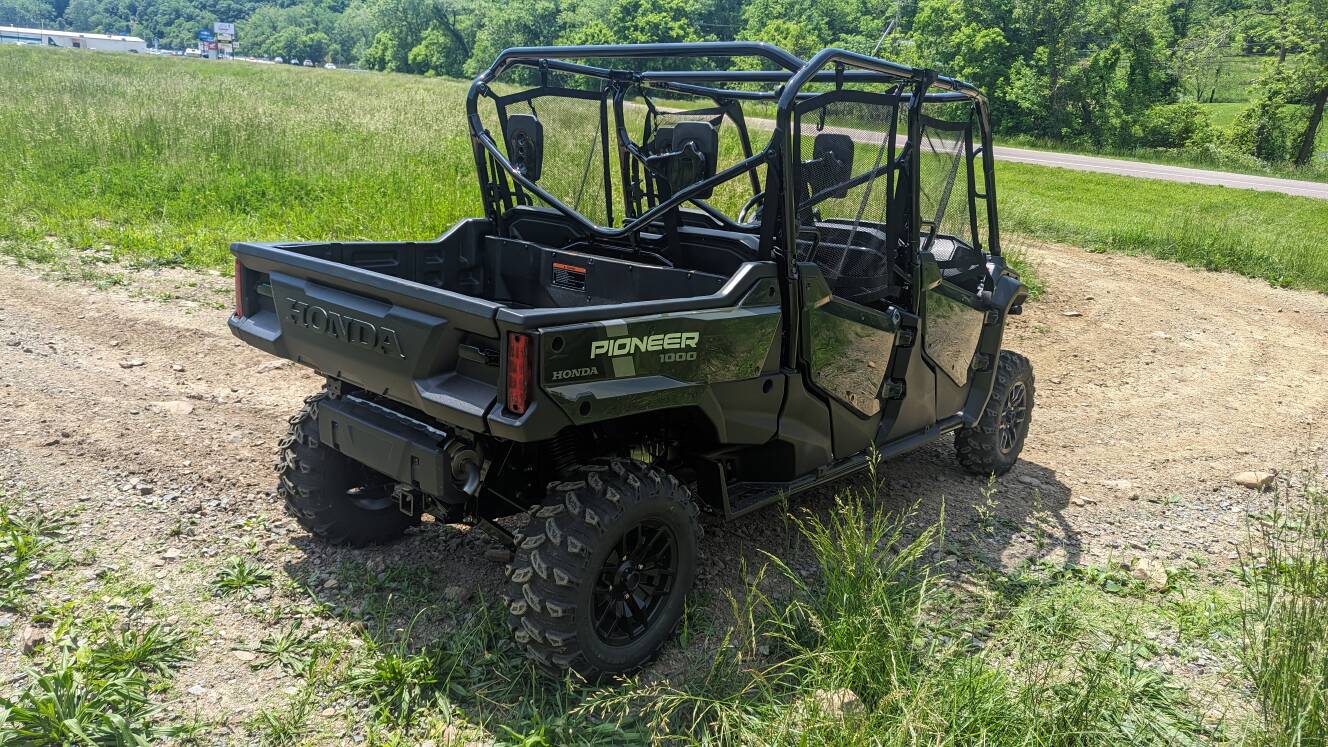 A photo of this 2025 Honda Pioneer 1000-6 Crew Deluxe