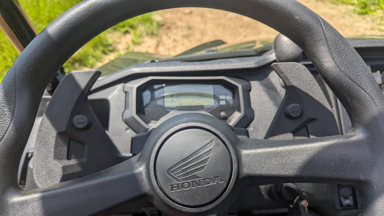 A photo of this 2025 Honda Pioneer 1000-6 Crew Deluxe