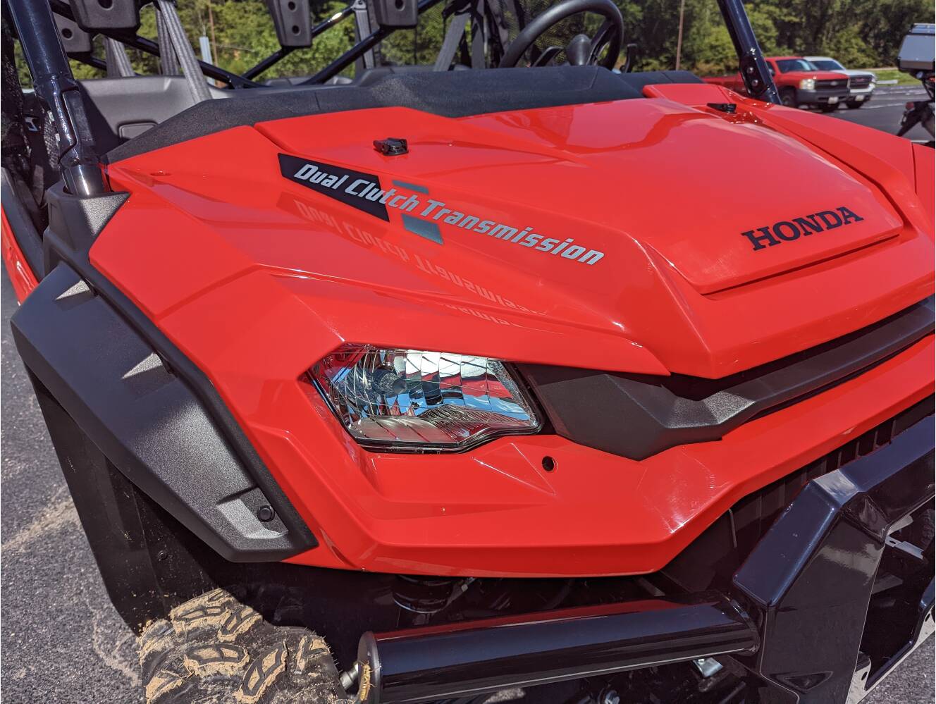 A photo of this 2025 Honda Pioneer 1000-6 Crew Deluxe