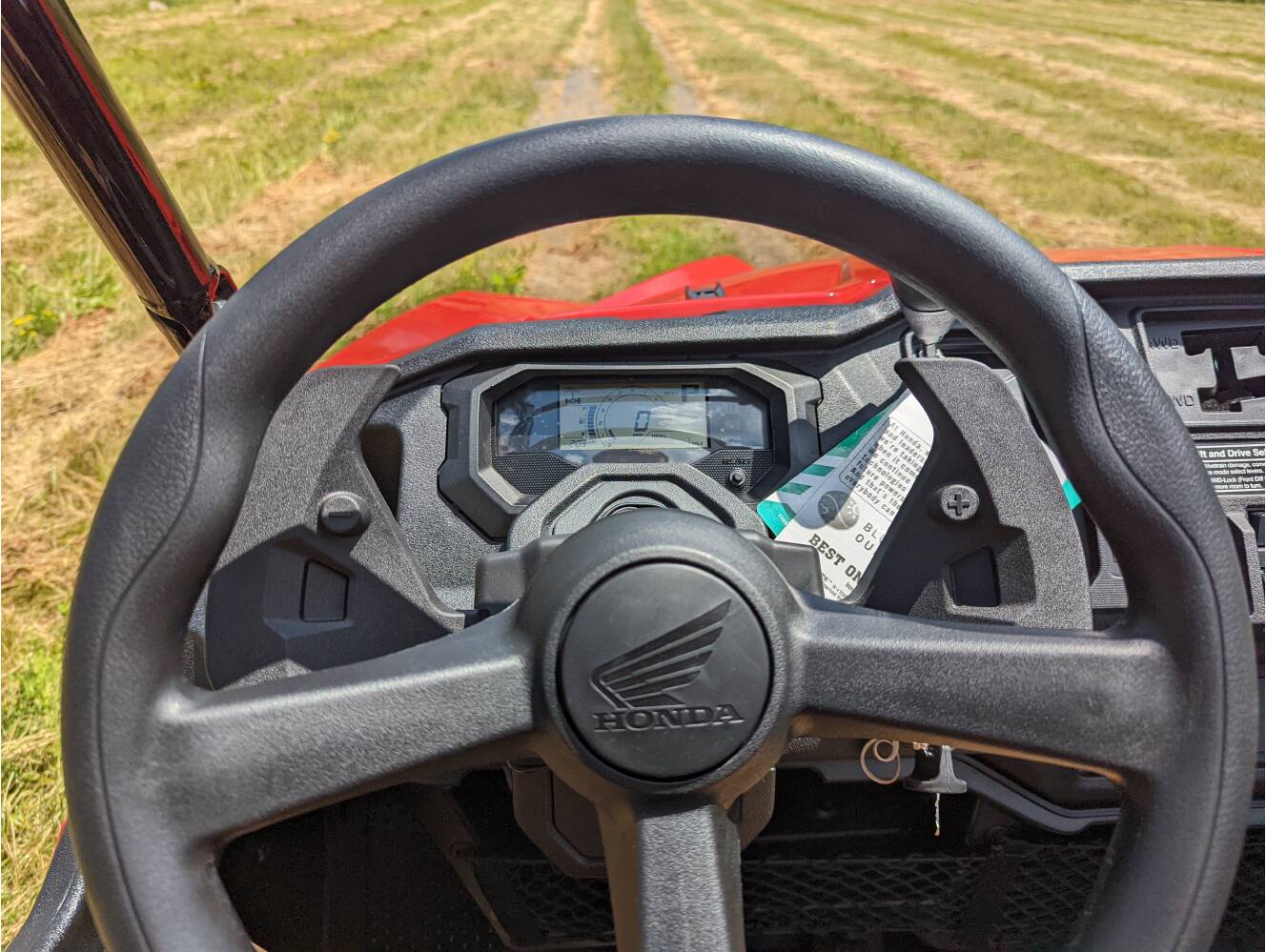 A photo of this 2025 Honda Pioneer 1000-6 Crew Deluxe