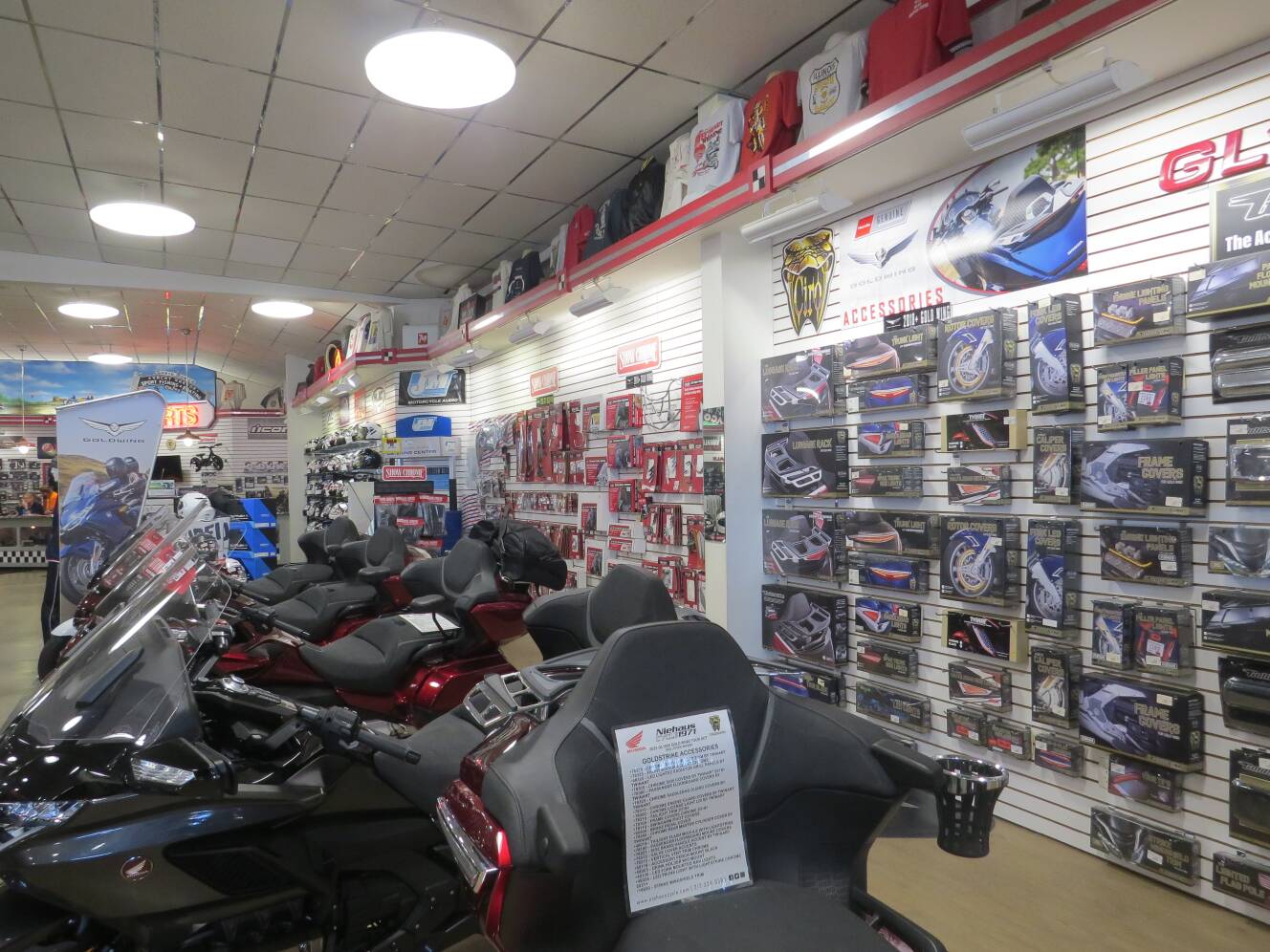 A photo of this 2025 Honda Pioneer 1000-6 Crew Deluxe