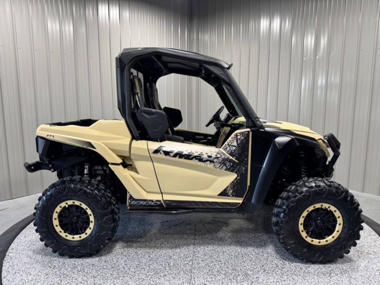 A photo of this 2023 Yamaha Wolverine RMAX 2 1000 XT-R
