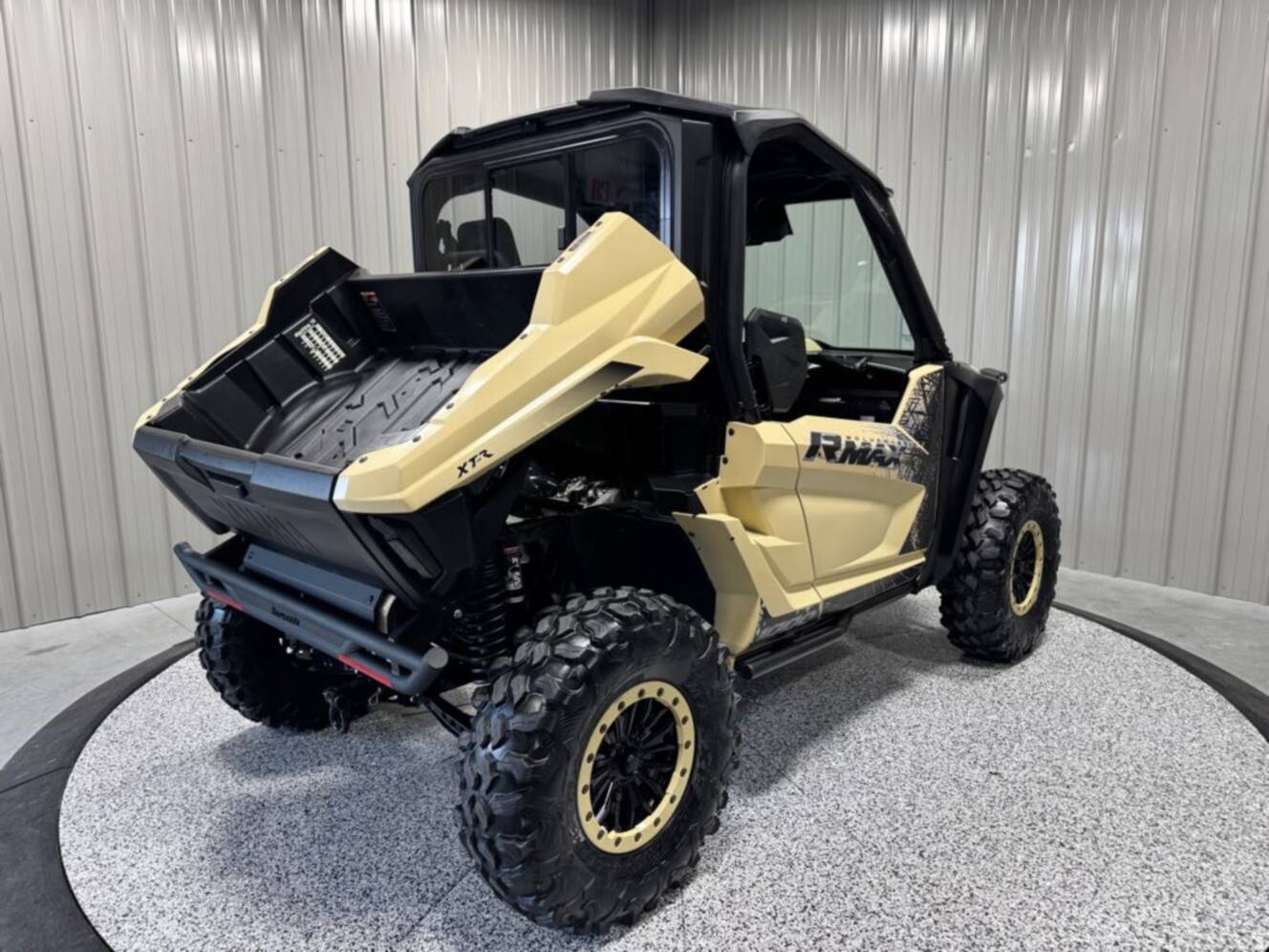 A photo of this 2023 Yamaha Wolverine RMAX 2 1000 XT-R