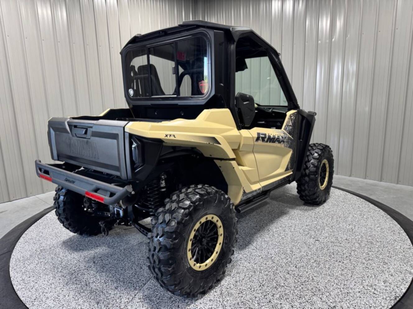 A photo of this 2023 Yamaha Wolverine RMAX 2 1000 XT-R