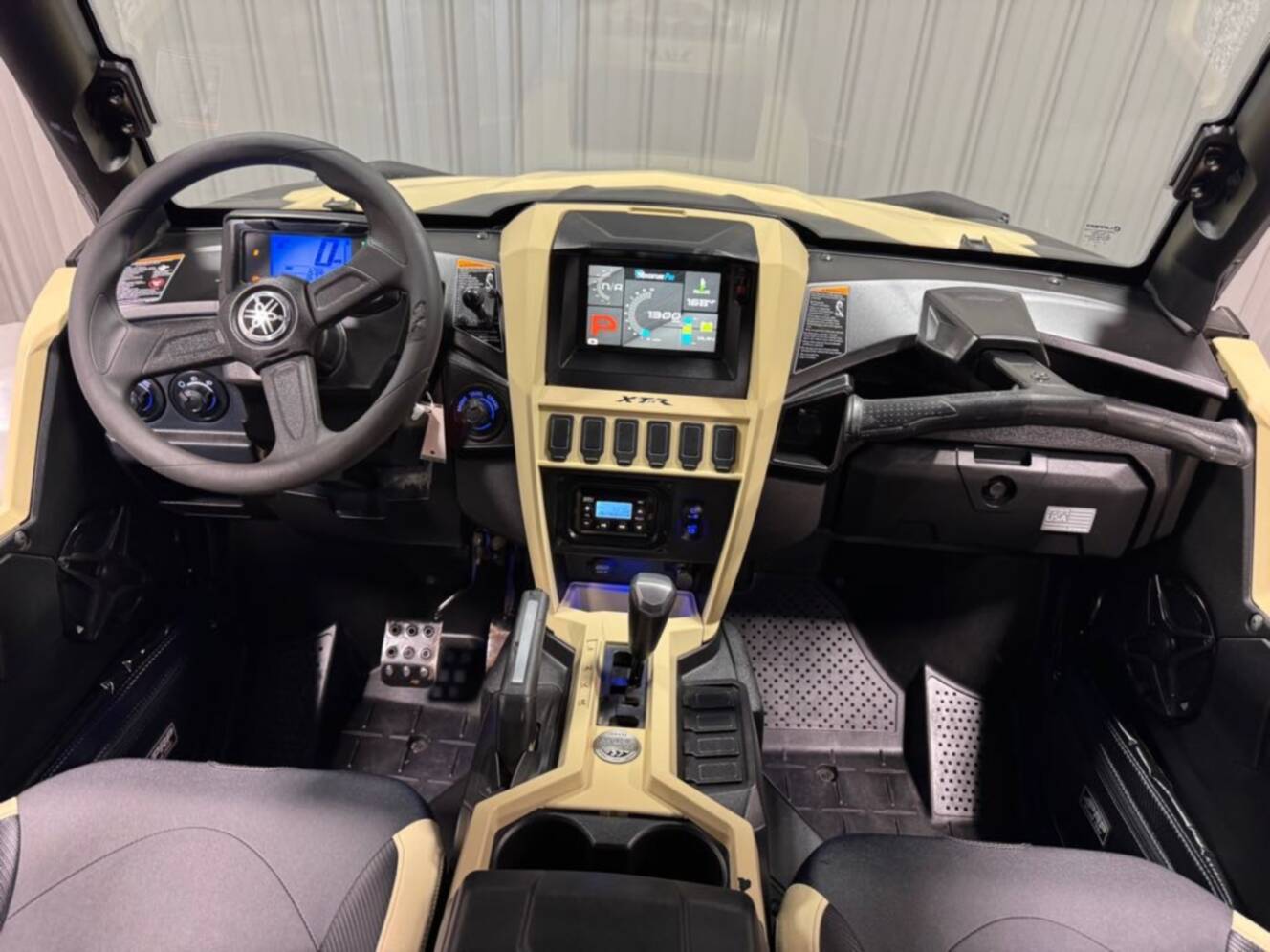 A photo of this 2023 Yamaha Wolverine RMAX 2 1000 XT-R