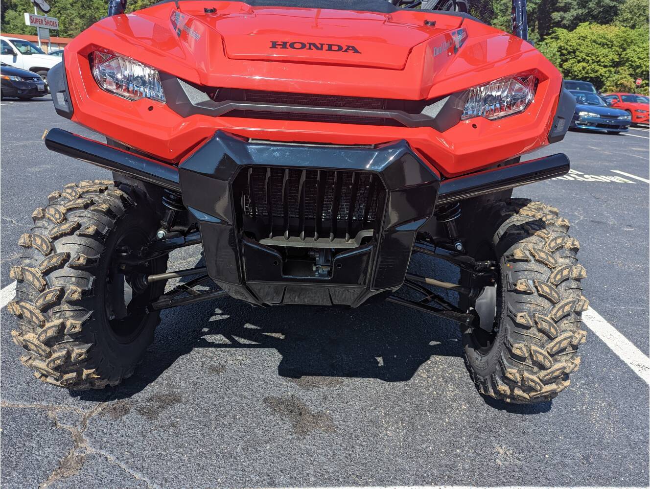 A photo of this 2025 Honda Pioneer 1000-6 Crew Deluxe