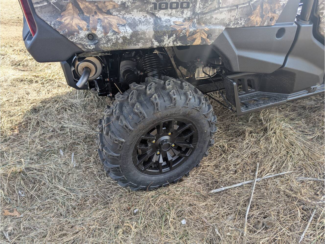 A photo of this 2025 Honda Pioneer 1000-6 Crew Deluxe