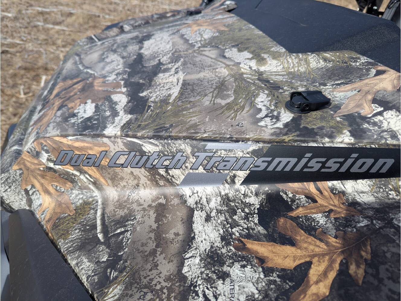 A photo of this 2025 Honda Pioneer 1000-6 Crew Deluxe