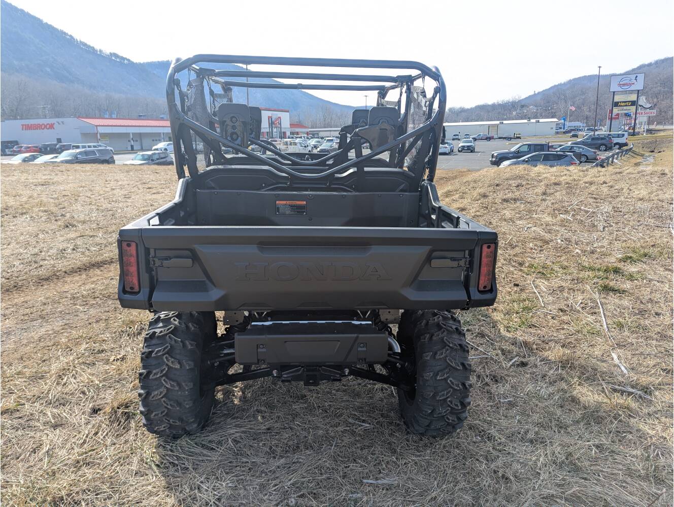 A photo of this 2025 Honda Pioneer 1000-6 Crew Deluxe