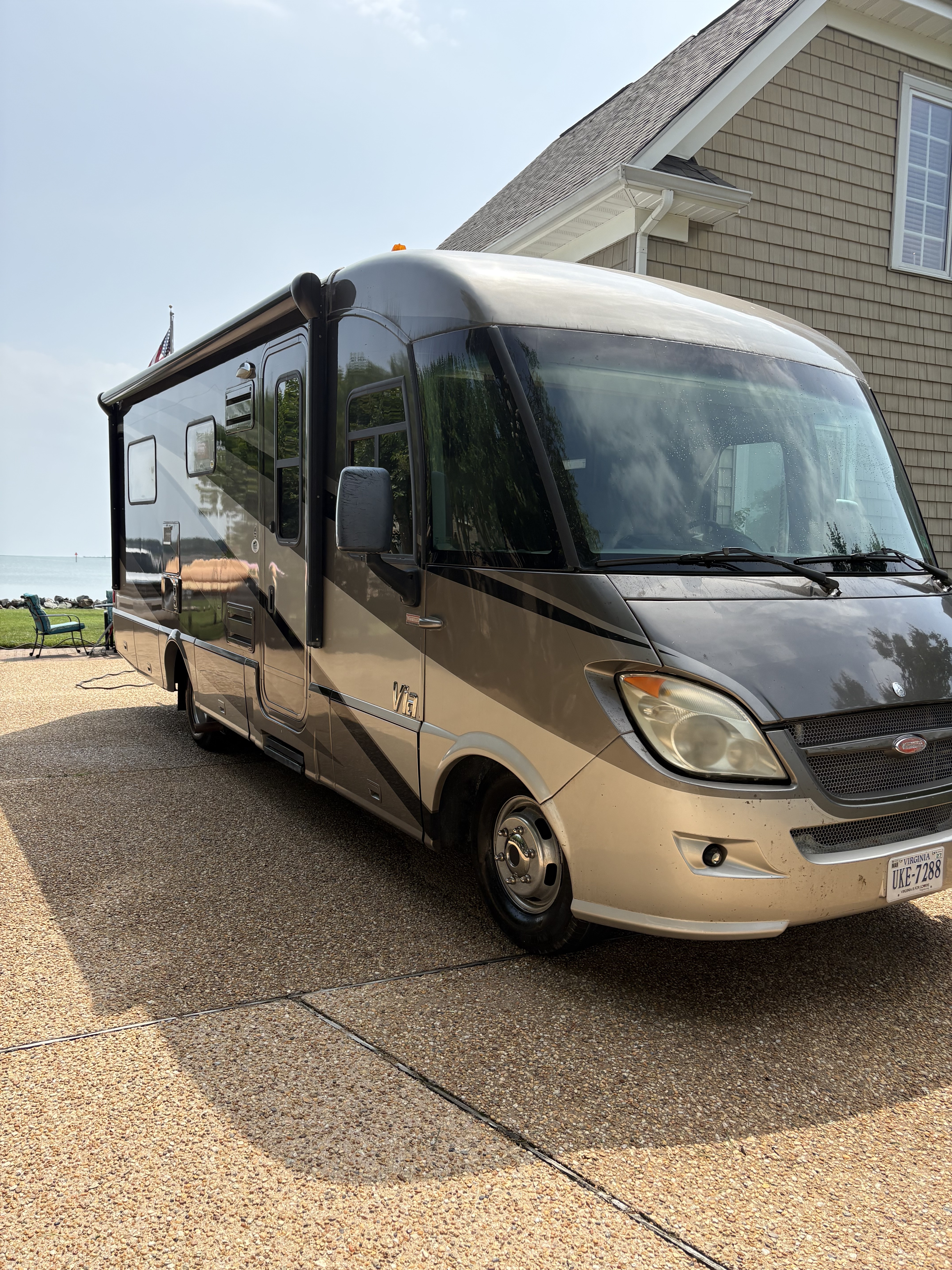 2011 Winnebago VIA 25Q RV