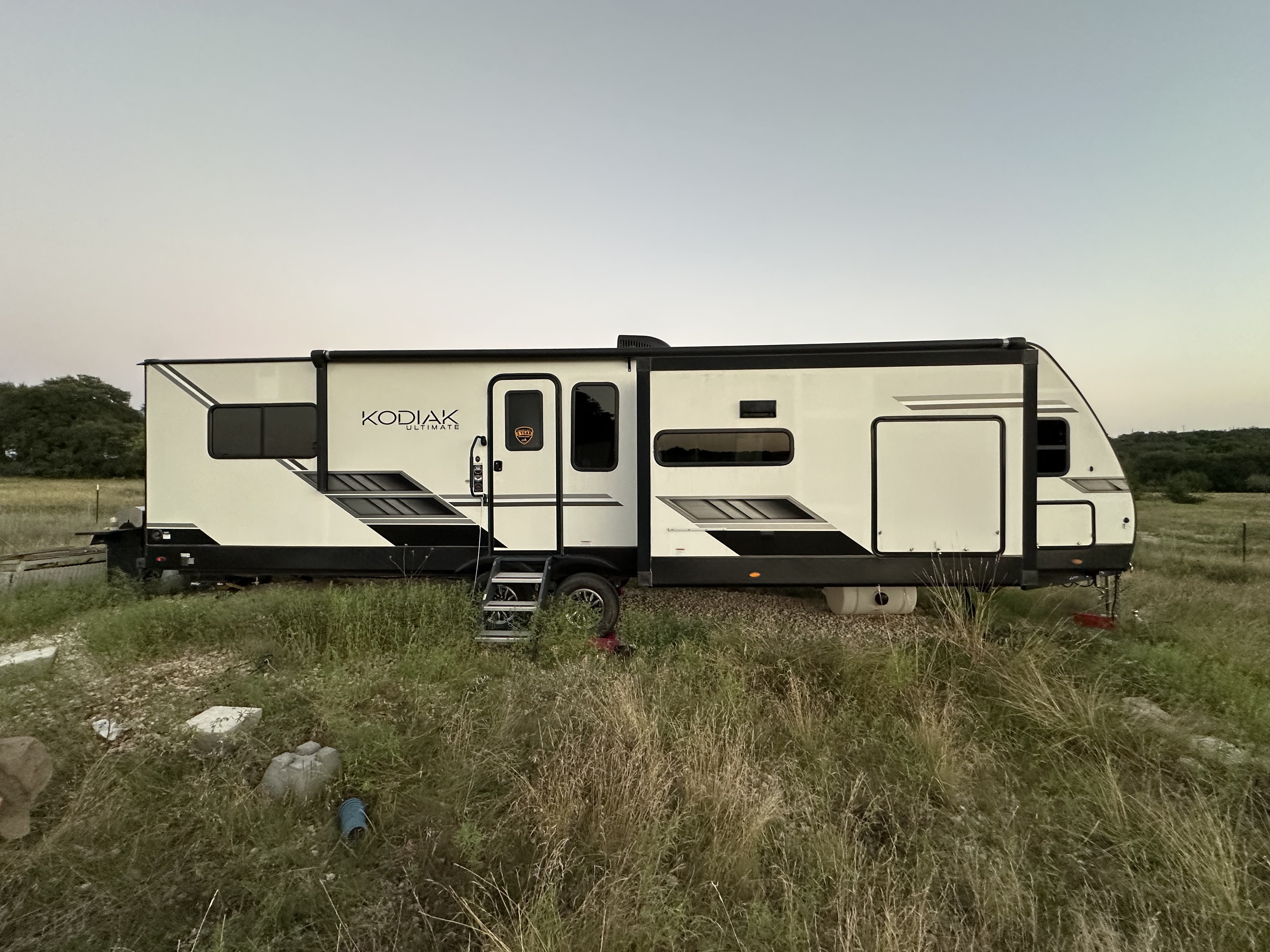 2022 Dutchmen KODIAK ULTIMATE 3371FLSL RV