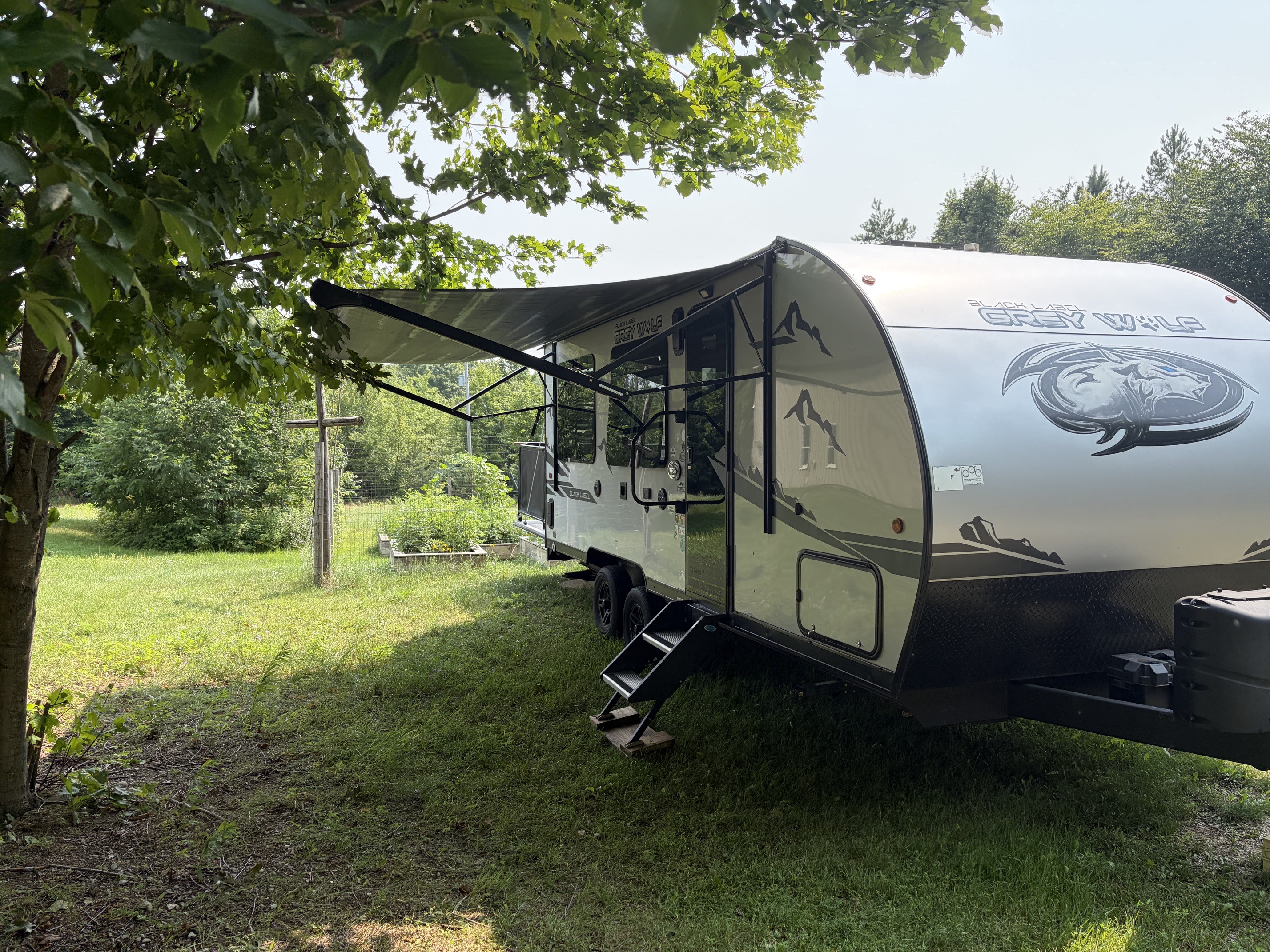 2022 Forest River CHEROKEE GREY WOLF BLACK LABEL TOY HAULER 18RRBL in cadillac MI