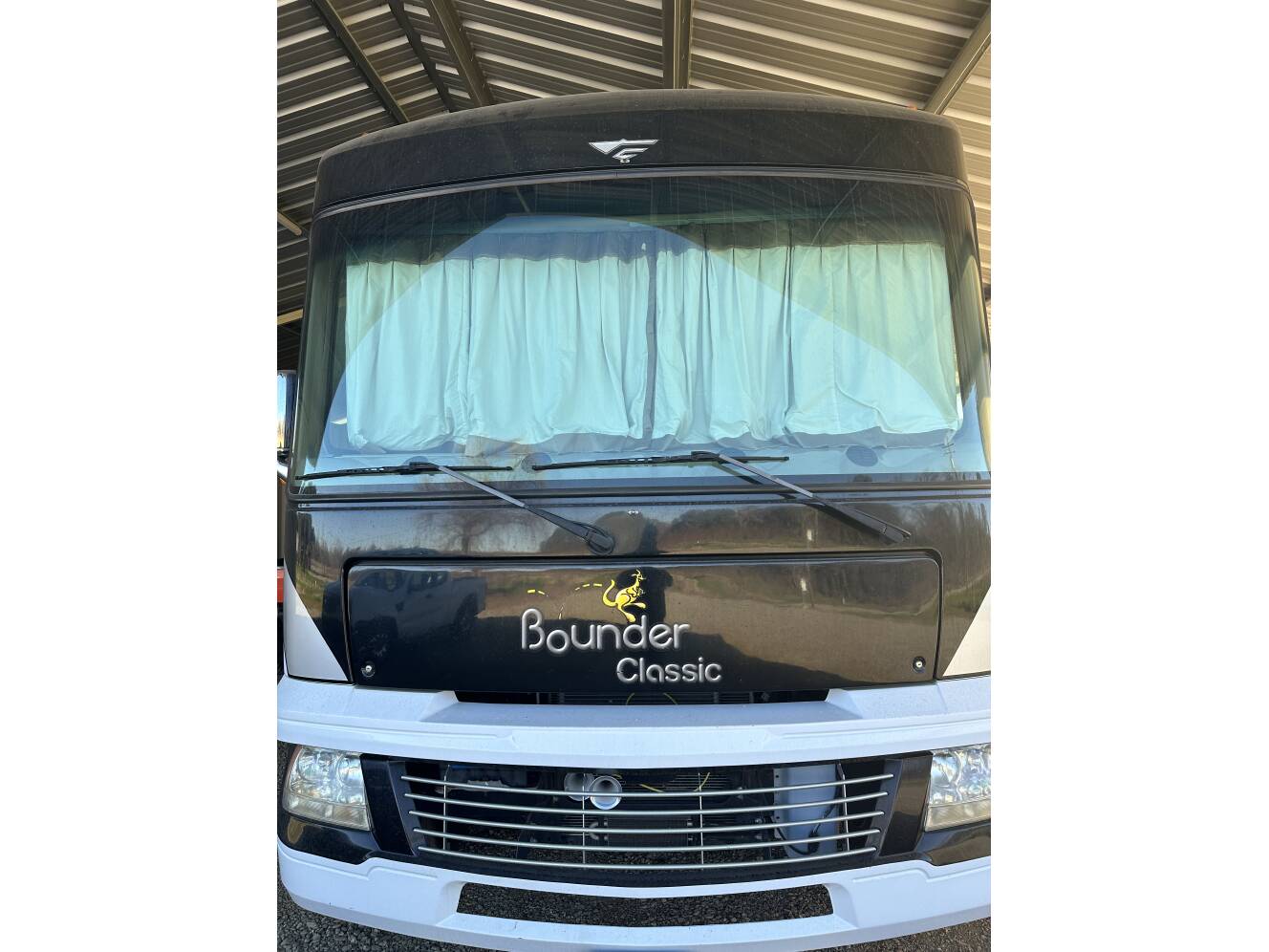 A photo of this 2012 Fleetwood BOUNDER CLASSIC 36R