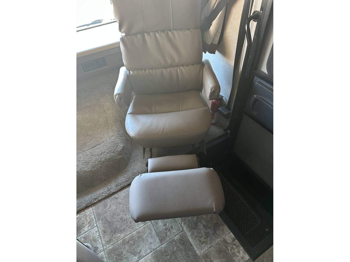 A photo of this 2012 Fleetwood BOUNDER CLASSIC 36R