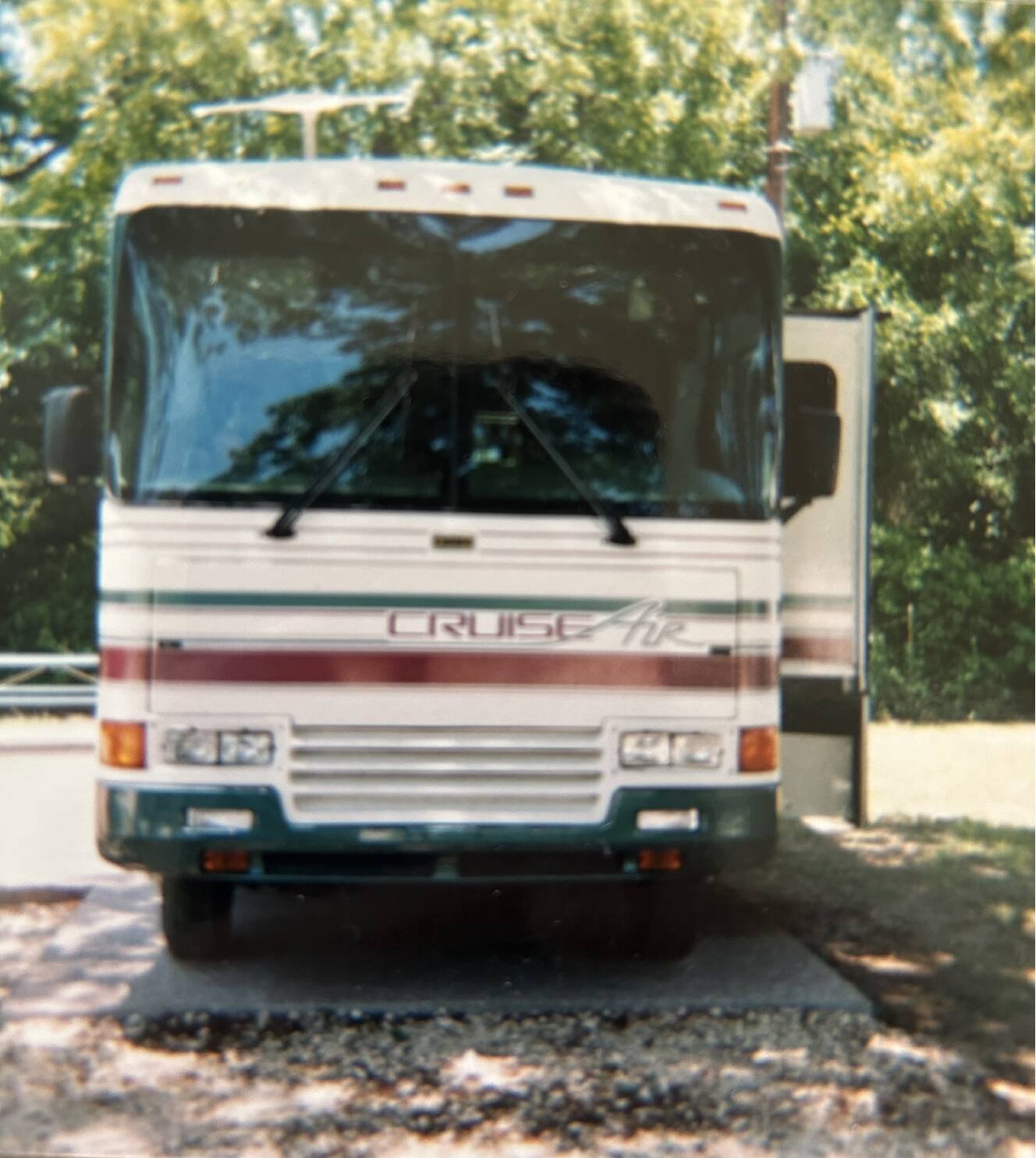 A photo of this 1995 Georgie Boy CRUISE AIR 3405