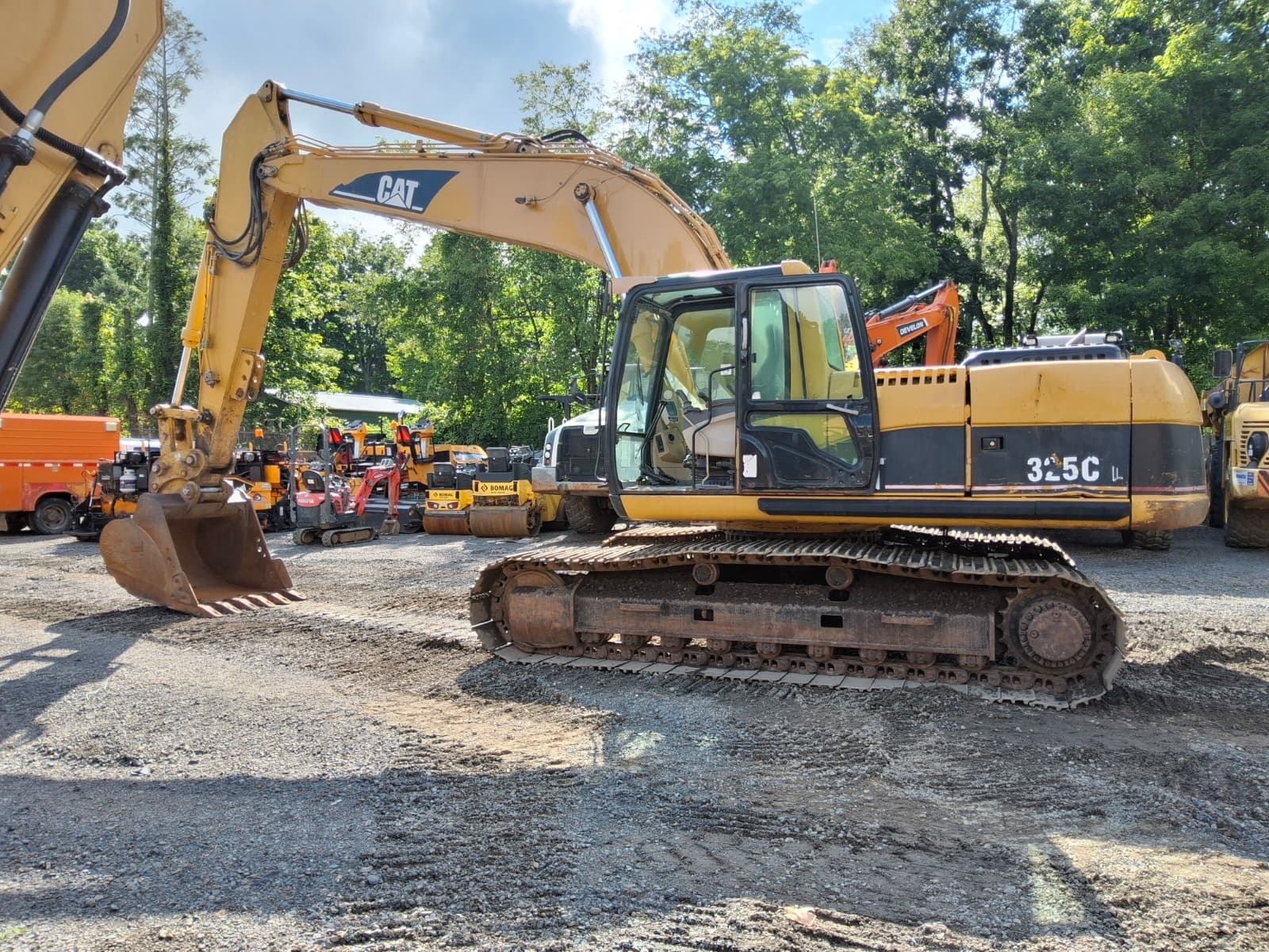 2003 CATERPILLAR 325C L in Monticello, NY