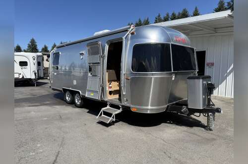 2020 Airstream FLYING CLOUD 25RB QUEEN in shelton WA