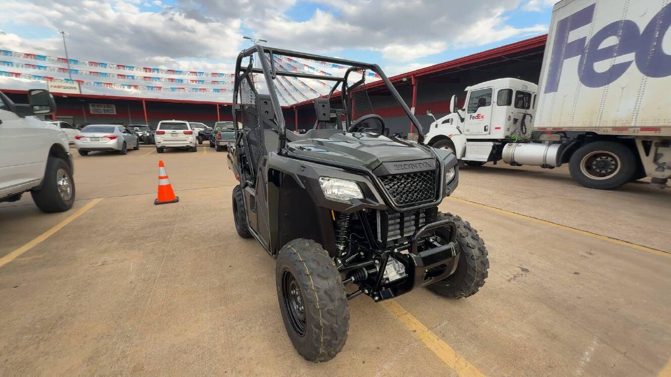 A photo of this 2026 Honda PIONEER 520