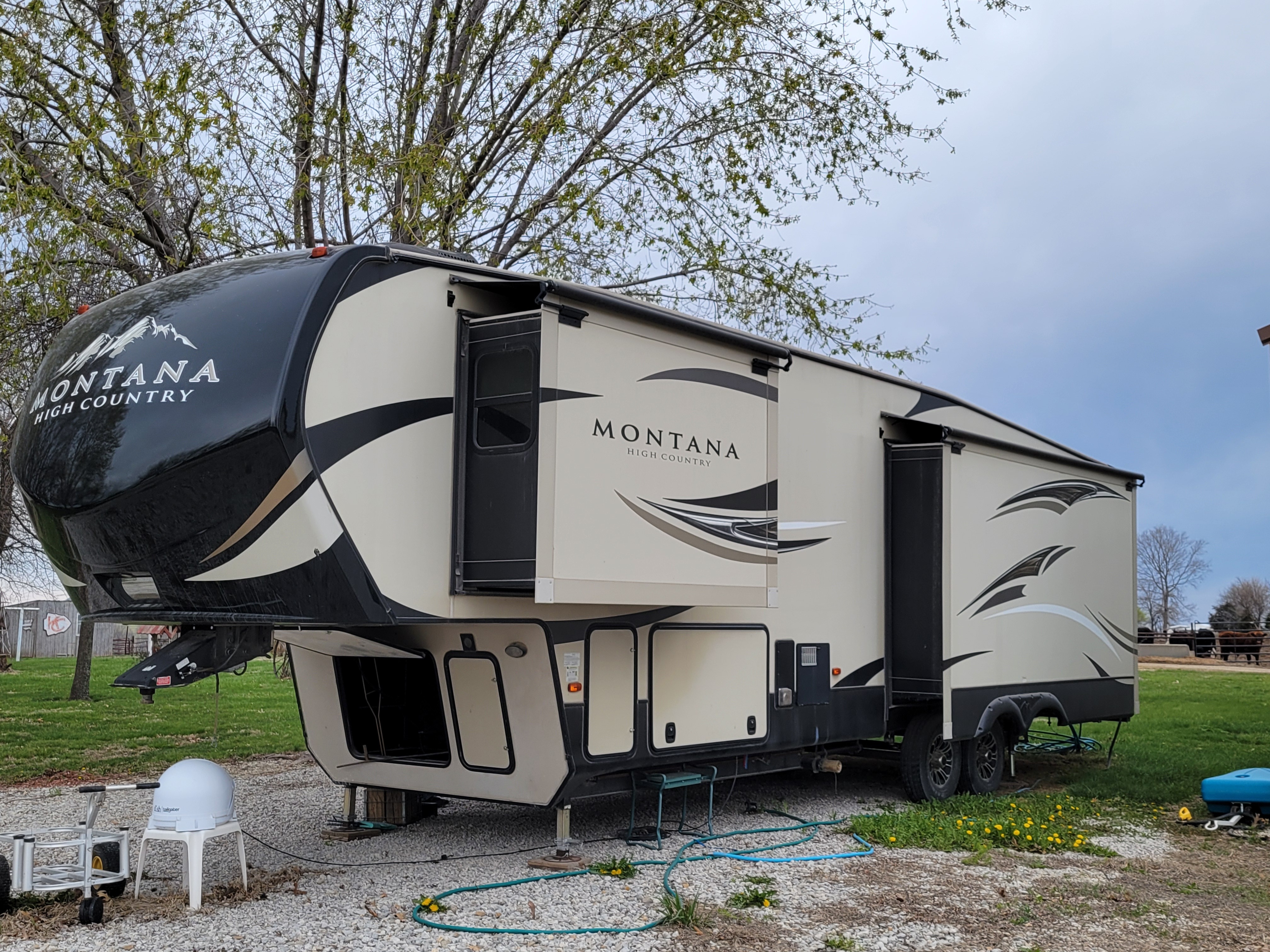 2017 Keystone MONTANA HIGH COUNTRY 353RL in lee's summit MO