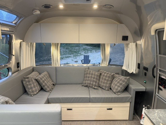 2024 Airstream FLYING CLOUD 30RB TWIN in traverse city MI