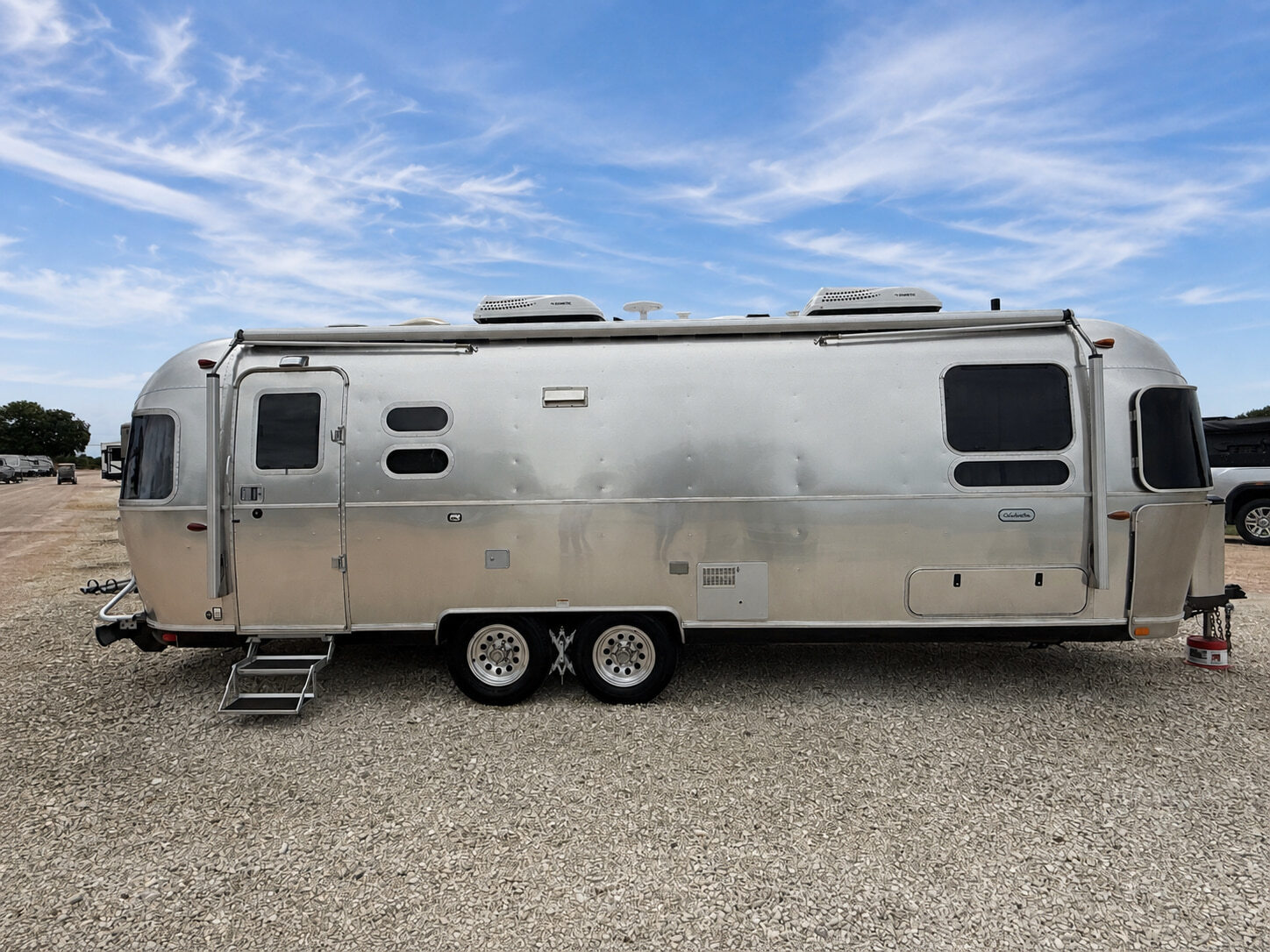 2020 Airstream GLOBETROTTER 27FB TWIN in austin TX